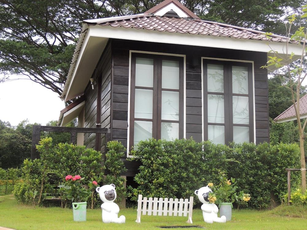 Chanpraya Resort Chanthaburi Exterior photo